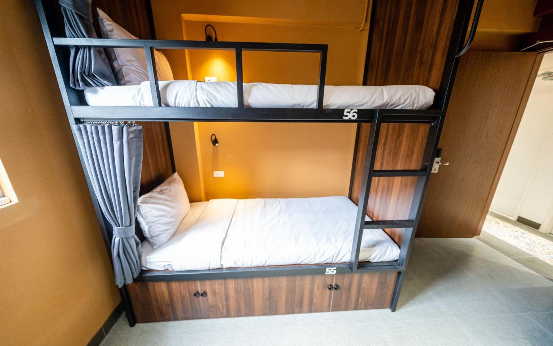 Mad Monkey Hanoi Hostel Buitenkant foto